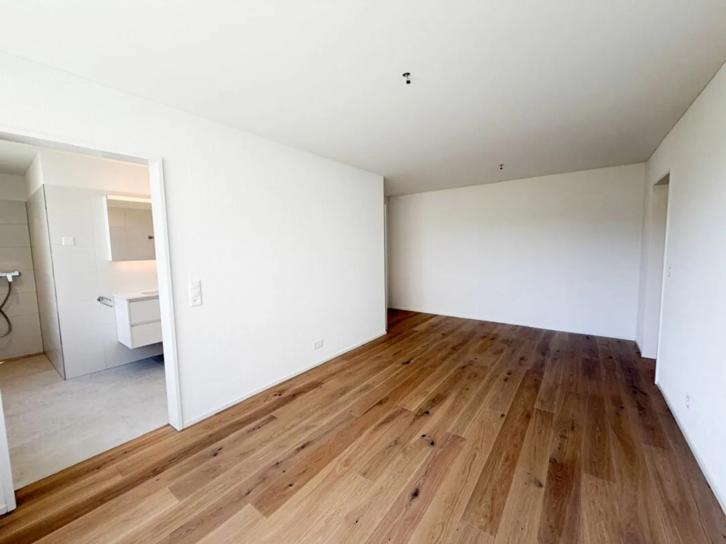 Rentrer chez soi du côté ensoleillé à Wil avec une vue TOP !! - Photo 10 sur 13