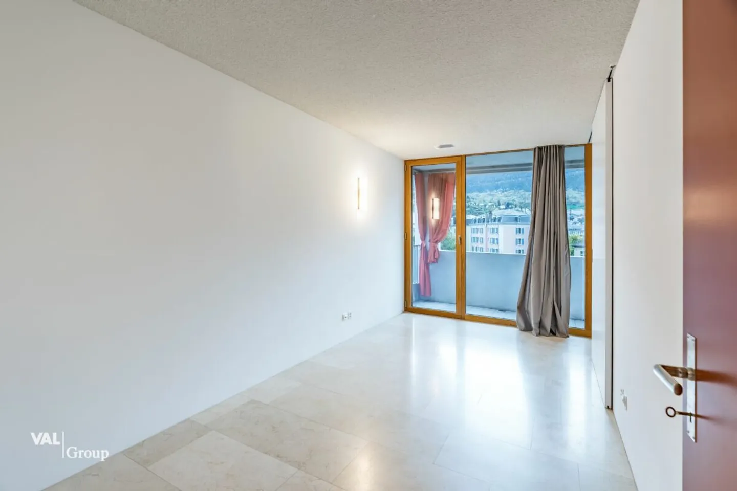 4.5-room apartment in Naters - modern elegance, top location and beautiful view - Photo 5 of 13