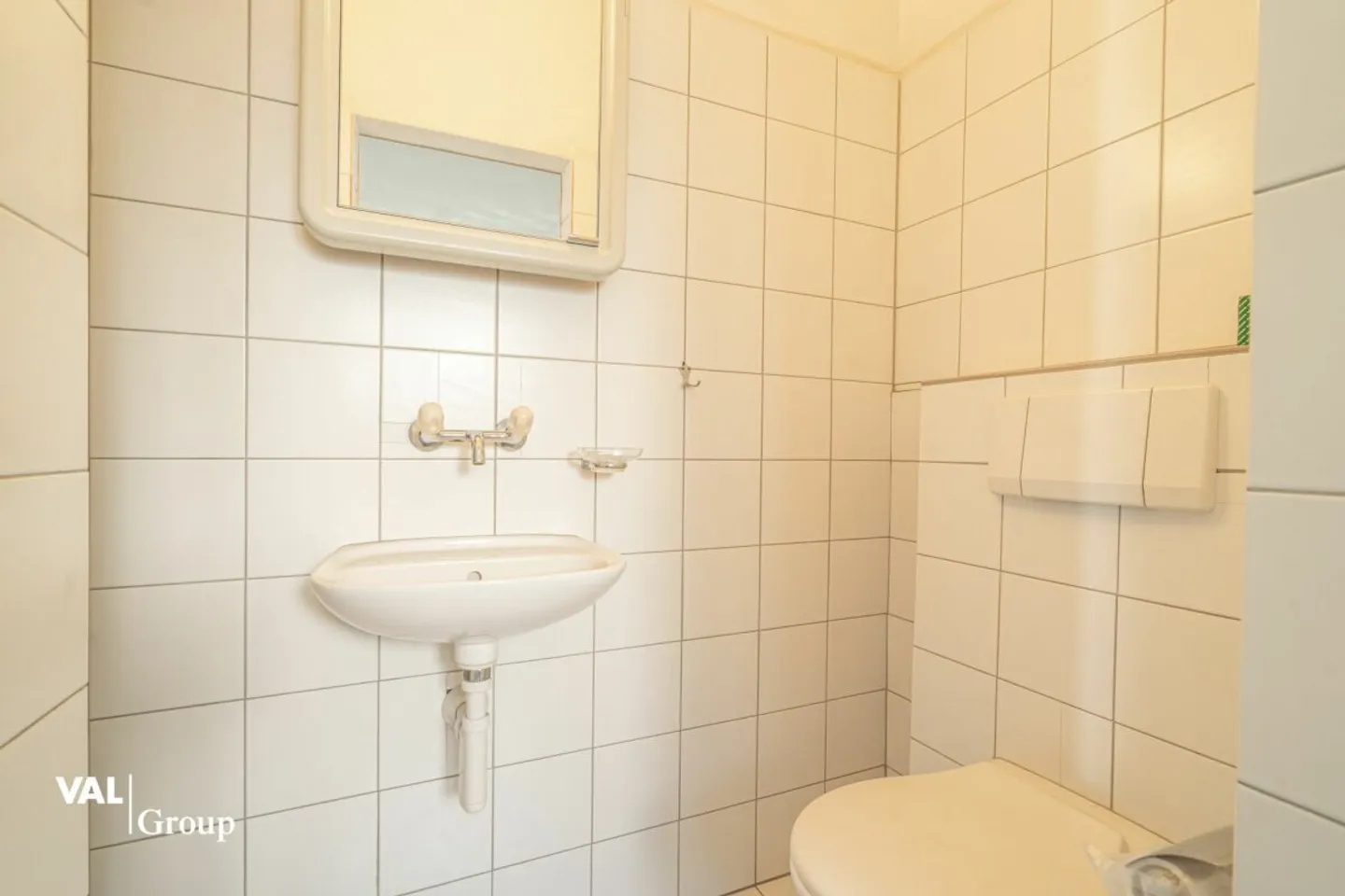 Dépôt/Entrepôt attrayant dans un emplacement central - Photo 8 sur 12