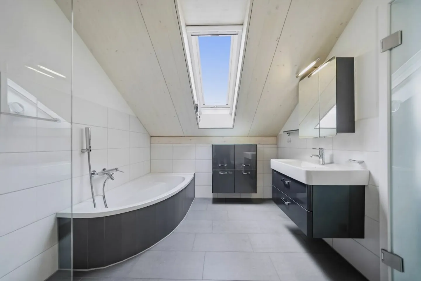 Geräumige Attikawohnung in Roggwil - Foto 10 von 13