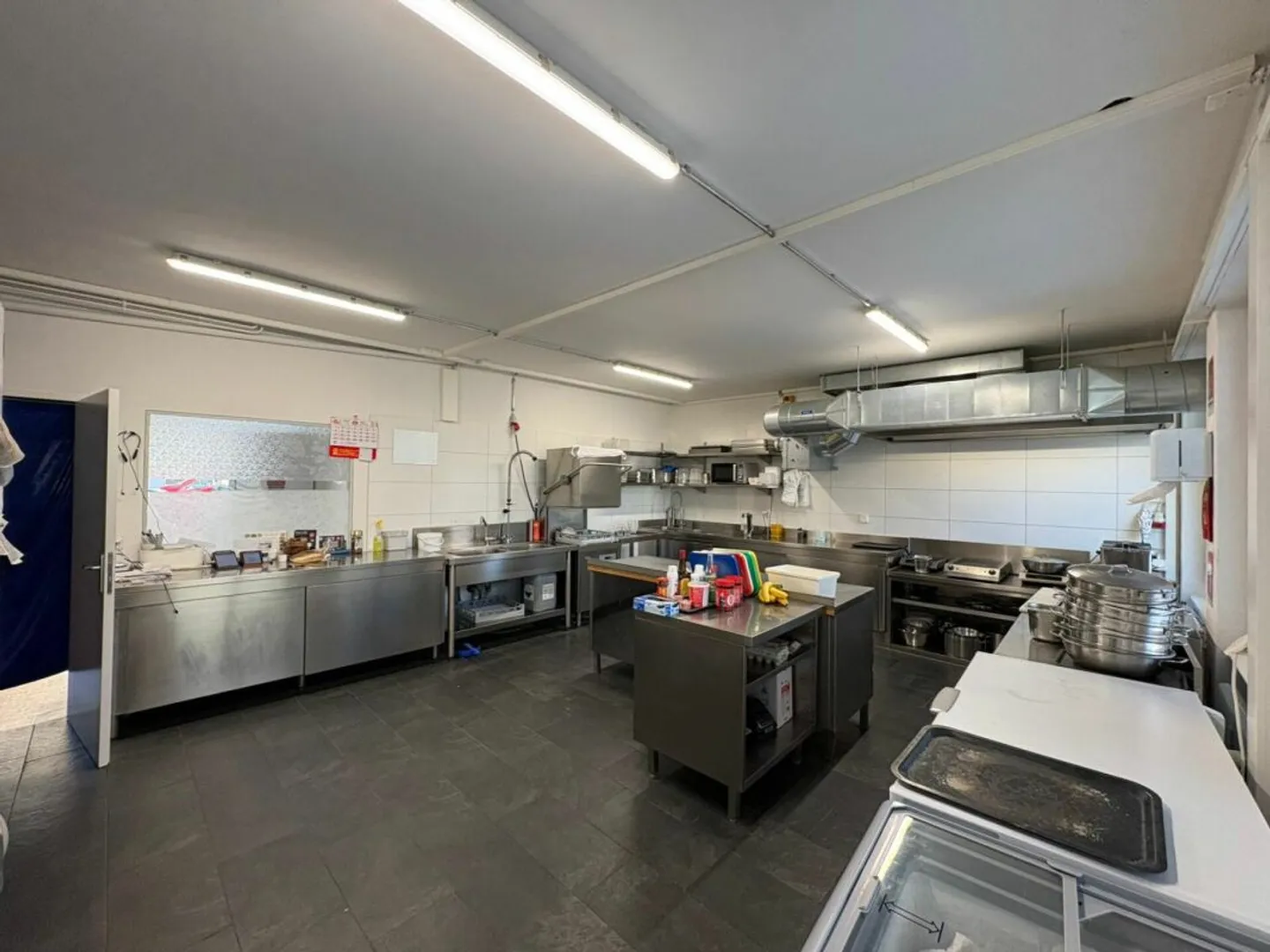 Modern restaurant premises in a good location in Liebefeld for takeover - Photo 9 of 9