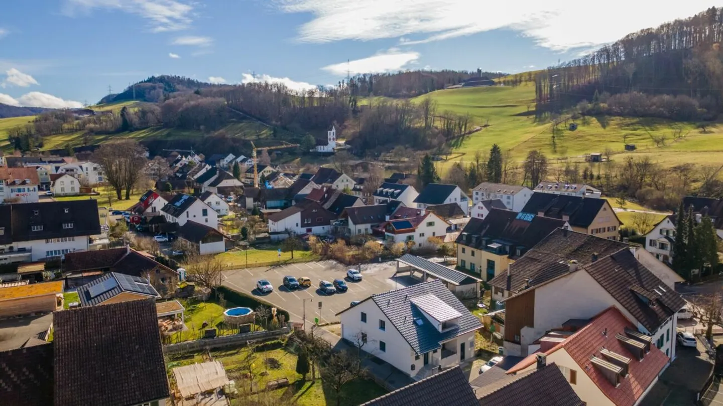 Thoughtful floor plan, modern materials and everything new - completely renovated 2025 - Photo 1 of 13