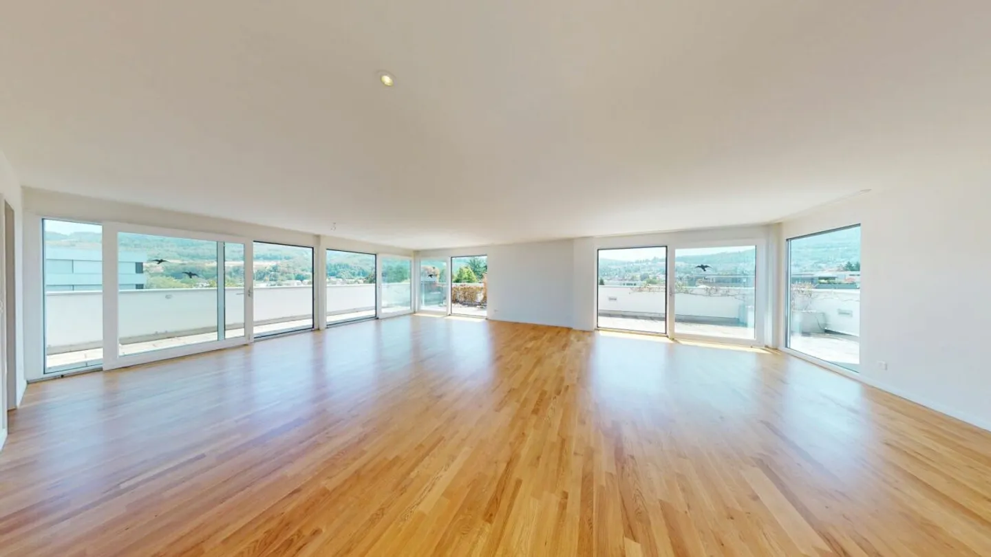 Ready for immediate occupancy - bright penthouse apartment in Aesch BL - Photo 2 of 13