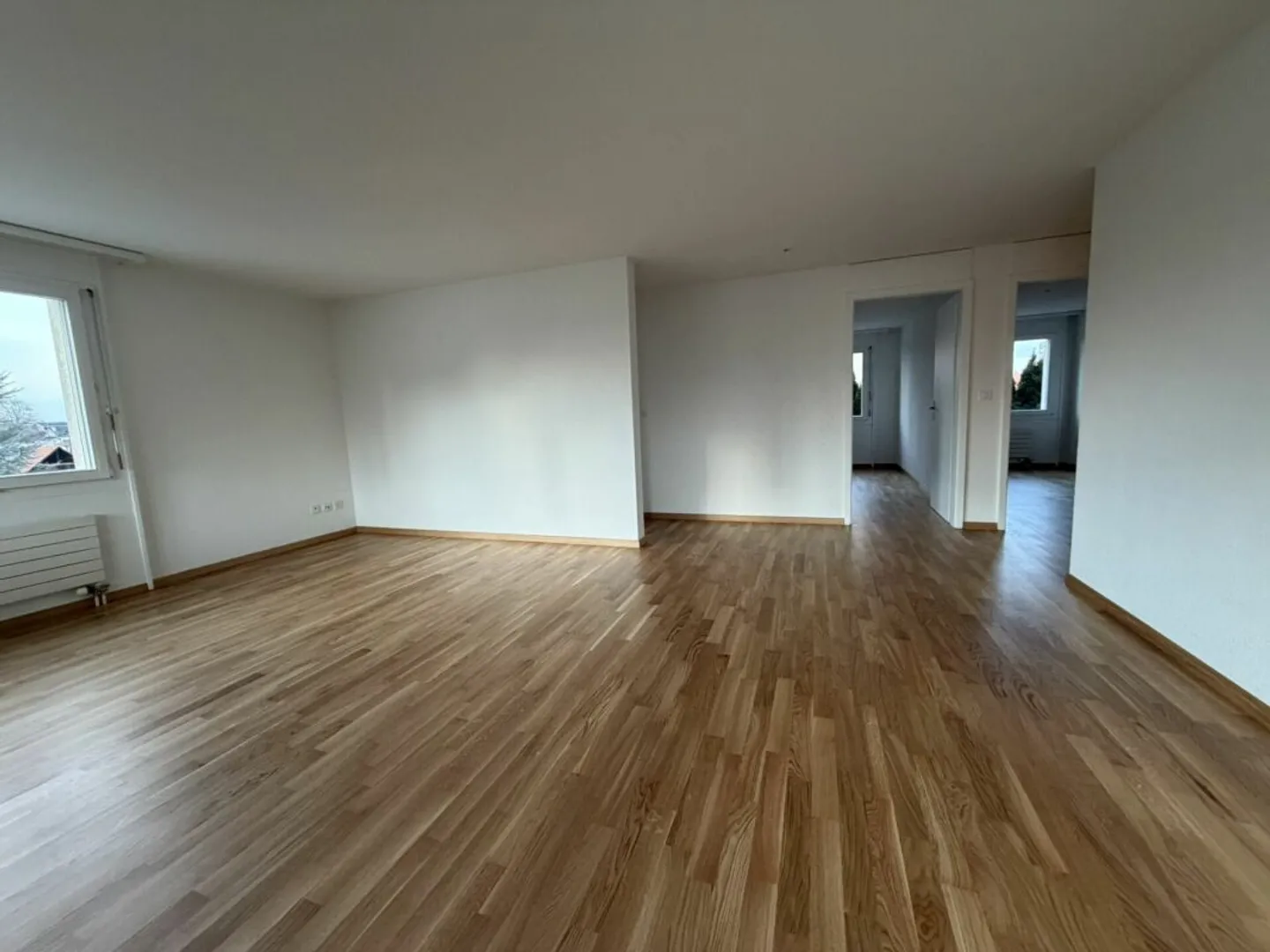 Appartement lumineux de 4.5 pièces avec grand balcon - Photo 3 sur 13