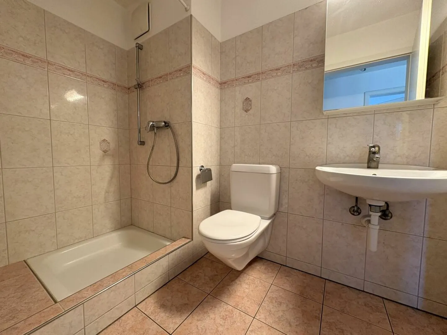 Appartamento 4½ locali con grande giardino in uso esclusivo - Foto 9 di 12