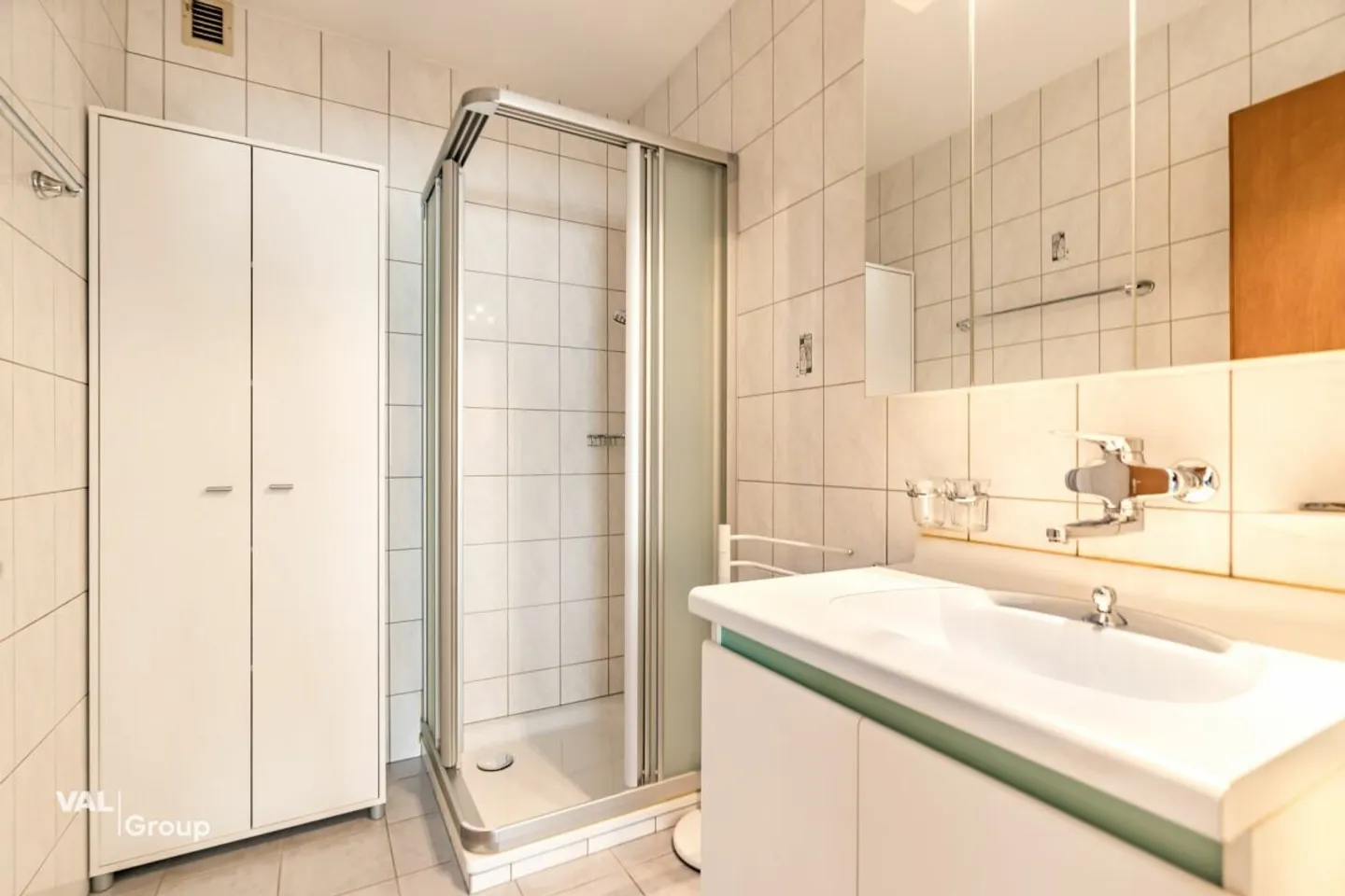 4.5-Zimmerwohnung in Toplage - grosszügige Räume, Balkon und Garage - Photo 9 of 13