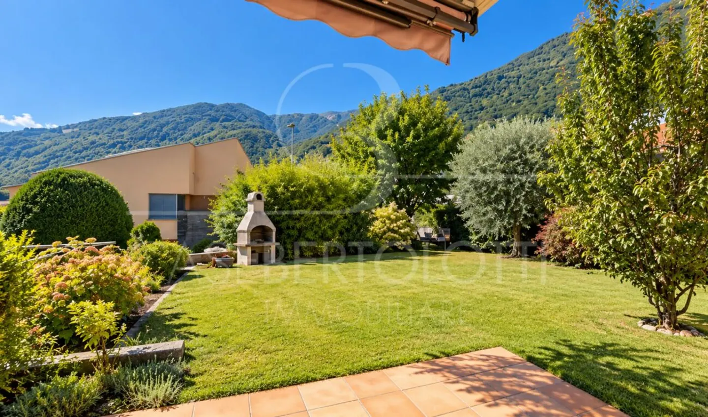 Casa Familiare con Giardino - Foto 2 di 11