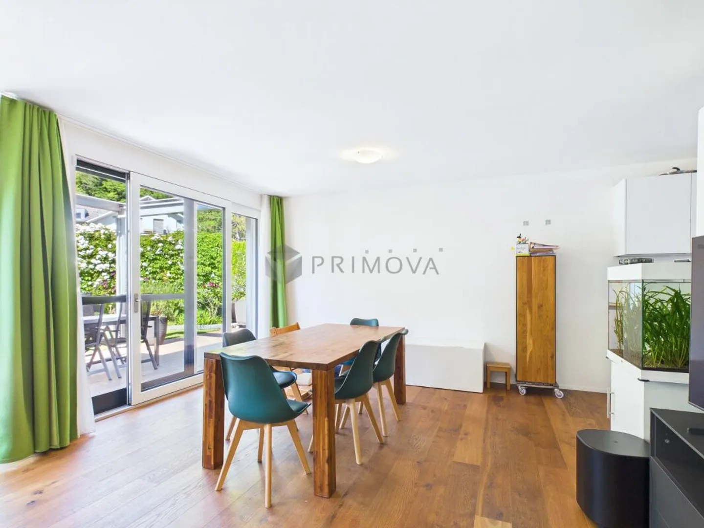 Bezauberndes 5.5 Zimmer - Doppeleinfamilienhaus &amp; Garten in Top-Quartier - Foto 3 von 13