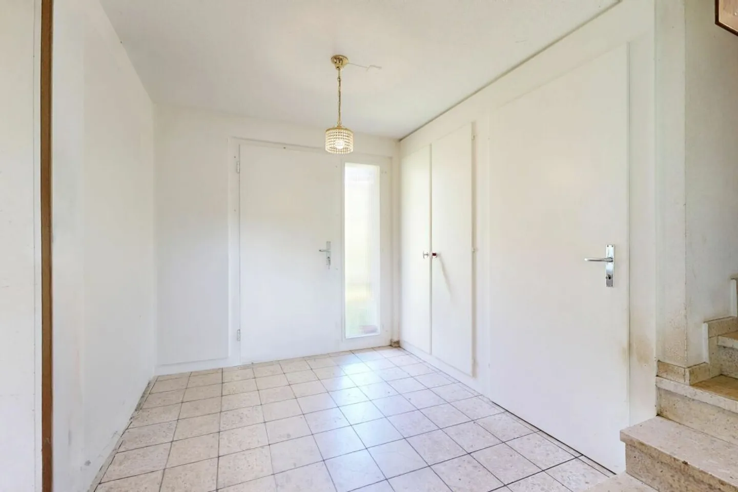 Spacious Family Home with Views - Photo 3 of 13