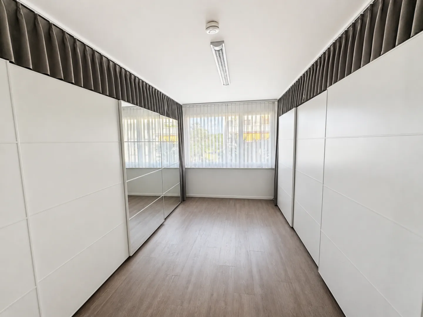 Appartamento attraente di 4,5 stanze con collegamento per camino a stufa svedese nel popolare quartiere di Hanfländer - Foto 6 di 8
