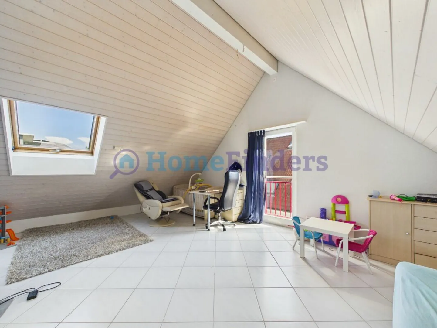 LIVING WITH A FEEL-GOOD FACTOR - CENTRAL AND STILL QUIET! - Photo 9 of 12