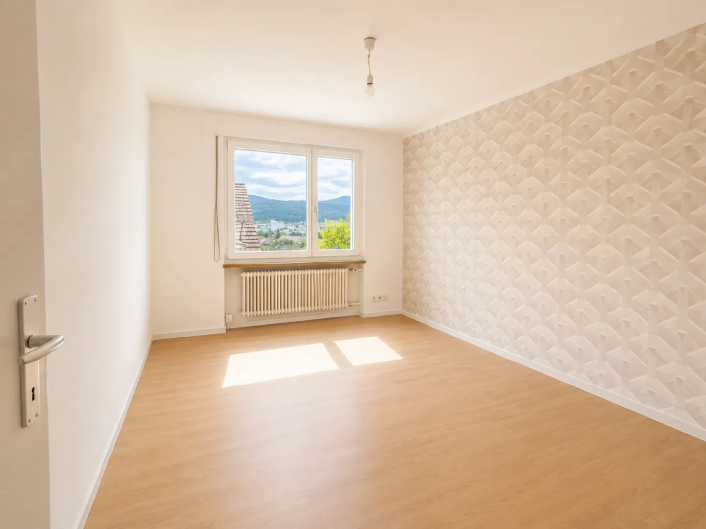 SPACIOUS LIVING WITH PLENTY OF SPACE &amp; PARADISIACAL GARDEN IN A PRIME LOCATION! - Photo 6 of 9