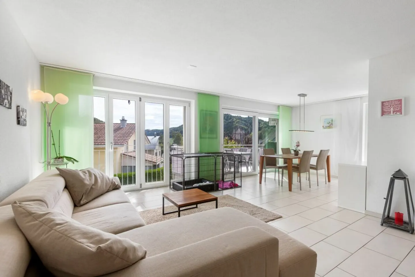 Well-maintained 5.5-room corner townhouse in a quiet residential area with idyllic garden - Photo 5 of 13