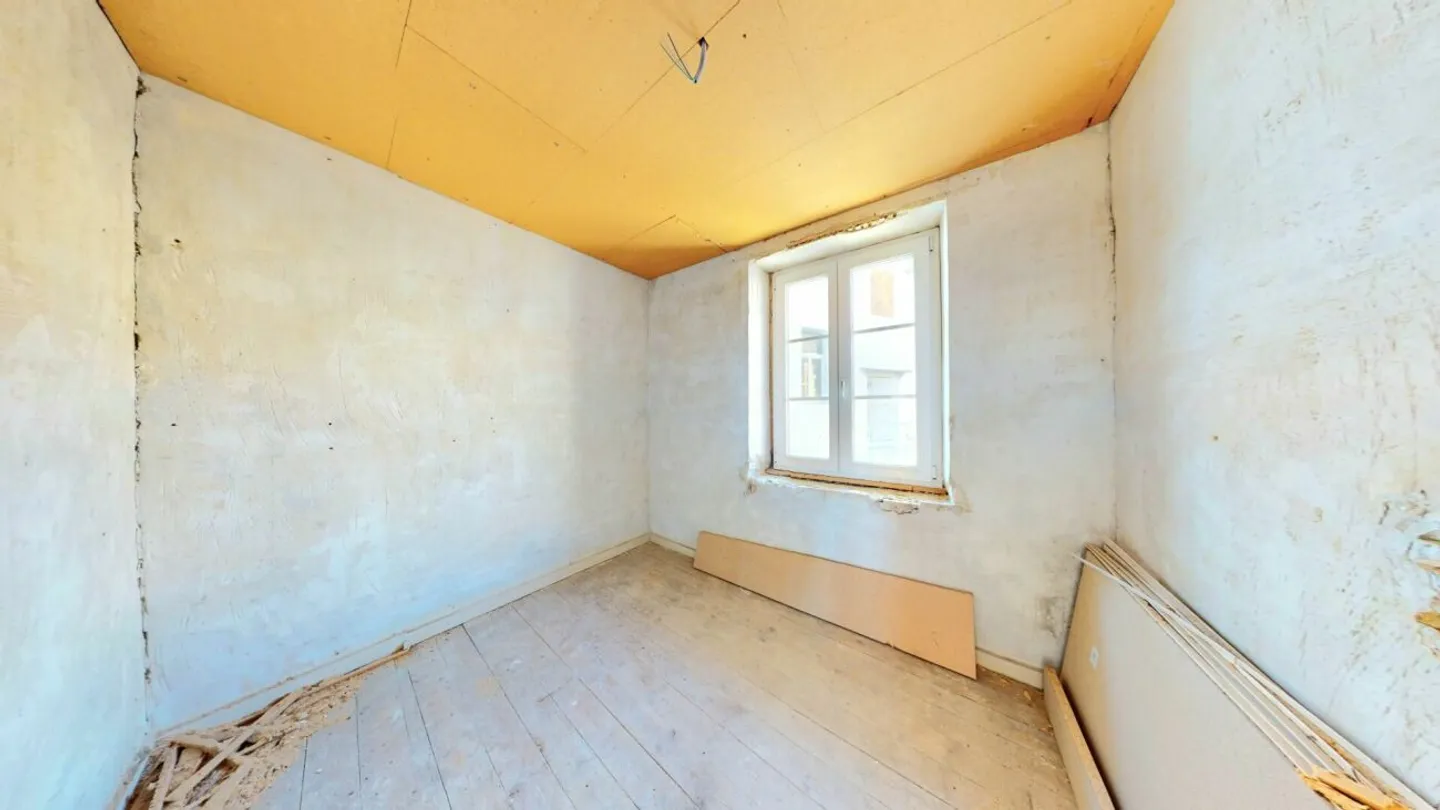 Une maison avec une histoire ! Ferme avec grange, charme et énorme potentiel - Photo 10 sur 13