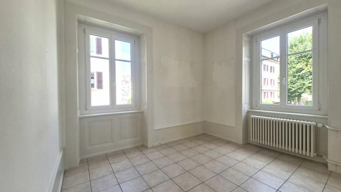 Prächtige 7-Zimmer-Wohnung mit grossem Garten in La Chaux-de-Fonds - Foto 9 von 13