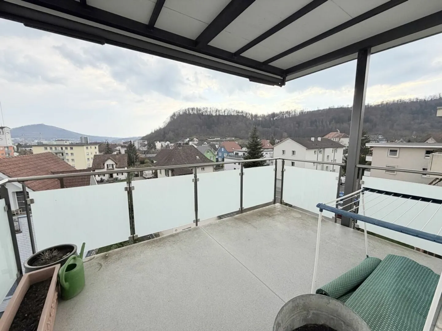 Geräumige Wohnung mit Terrasse - Foto 8 von 9