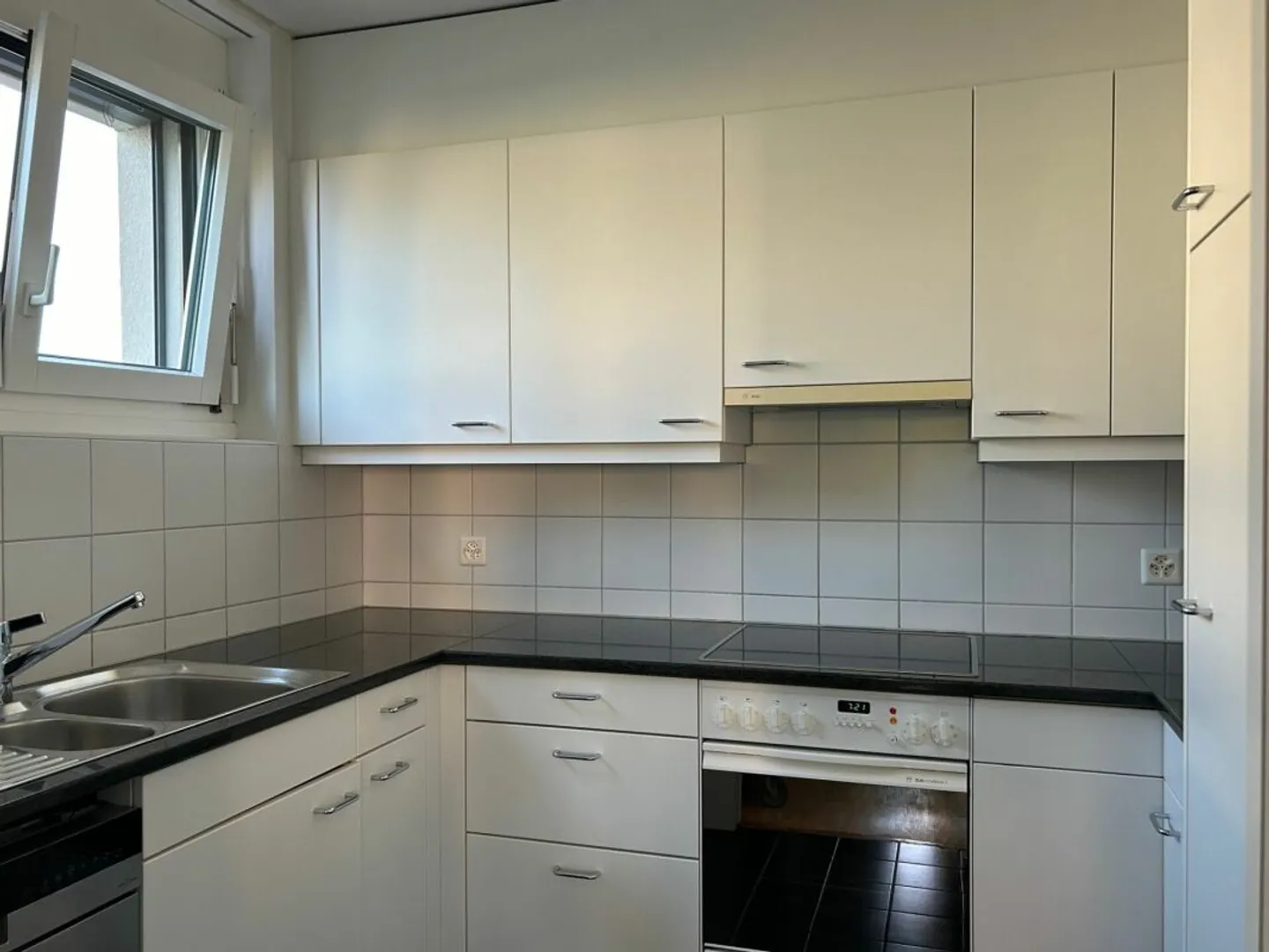 Appartamento attraente di 3,5 locali al Sonnenplatz con vista sulle montagne - Foto 5 di 8
