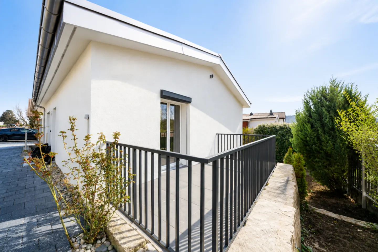 Ampia casa unifamiliare con 8 stanze e appartamento separato e ristrutturazione moderna a Hägendorf - Foto 4 di 13