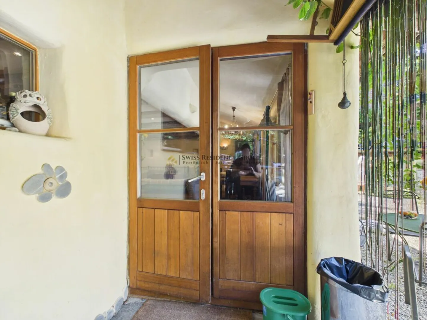 Living in a Clay House on Uetliberg - Photo 2 of 12