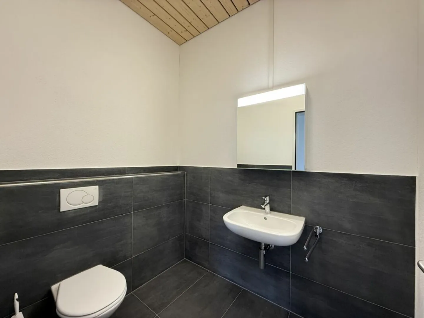 Geniale Gewerbefläche mit Zufahrtsrampe - Foto 10 von 13