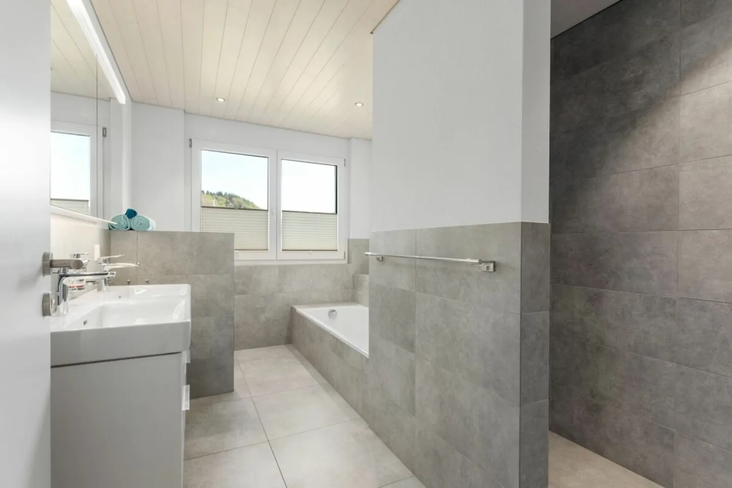 Vie proche de la nature dans une maison individuelle presque neuve - Photo 10 sur 13