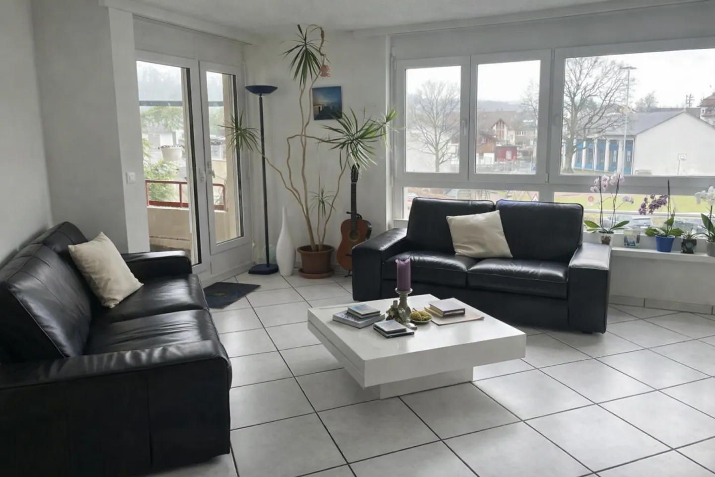 Lumineux appartement en duplex de 7,5 pièces avec balcon dans un quartier familial - Photo 2 sur 10