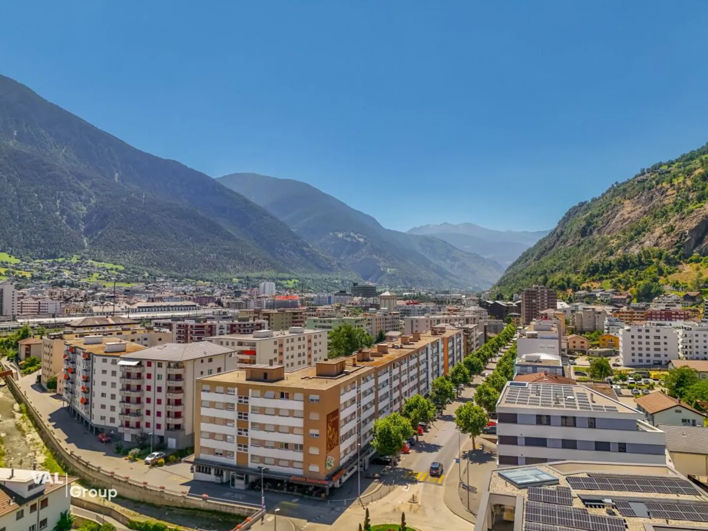 Central à Naters : appartement de 4,5 pièces avec vue sur la montagne - Photo 4 sur 5