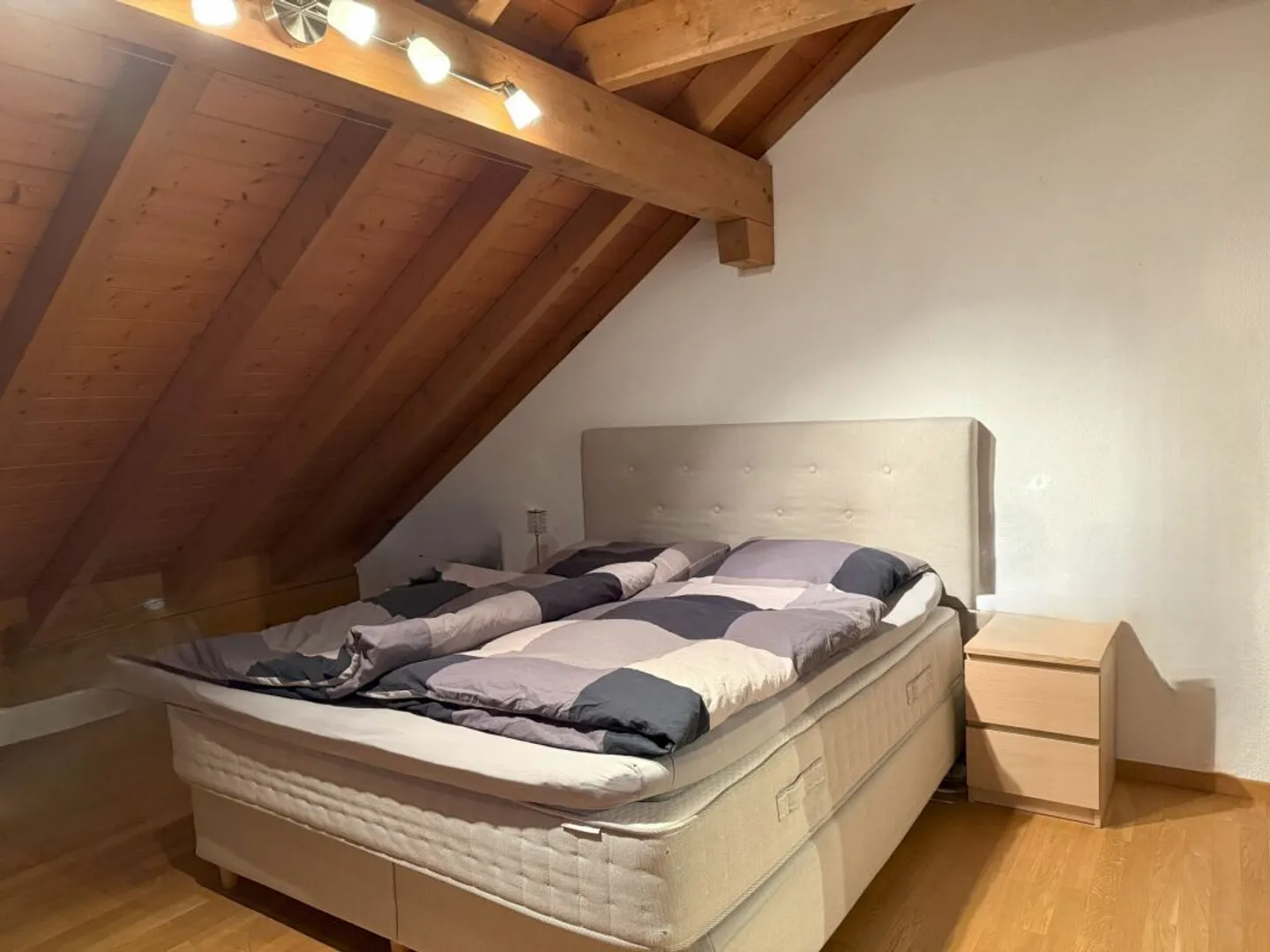 Attikawohnung mit grosszügigem und gemütlichem Innenausbau - Photo 13 of 13