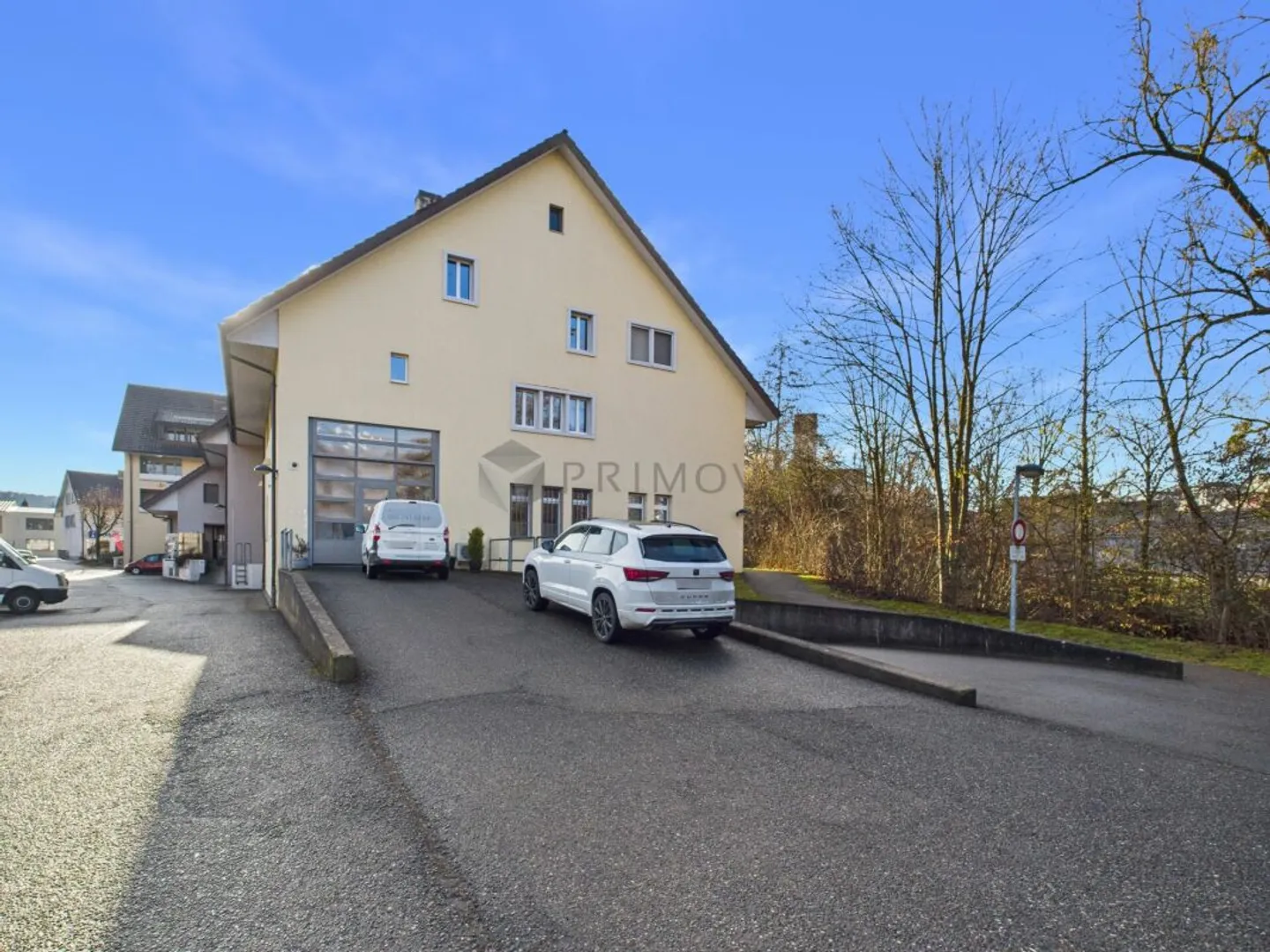 Functional commercial space on the ground floor with parking spaces - Photo 13 of 13