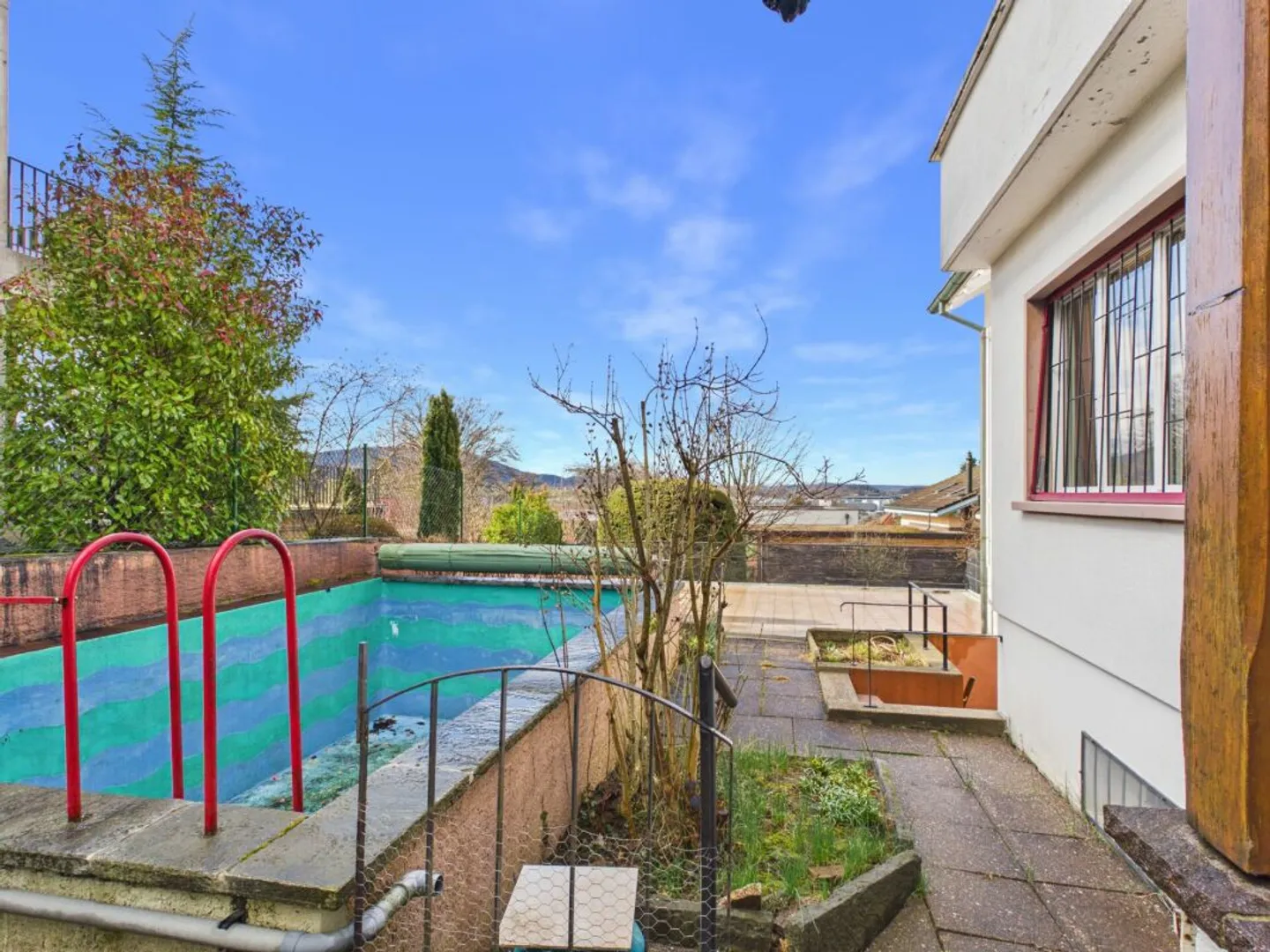 Ampia casa familiare con piscina - Foto 10 di 13