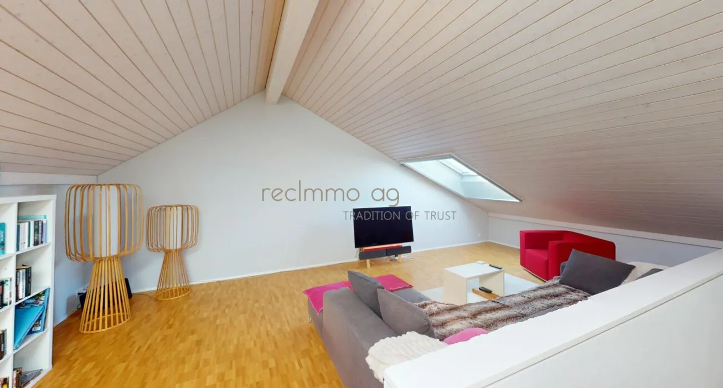 Geräumiges Familienhaus in Obfelden - Foto 2 von 13