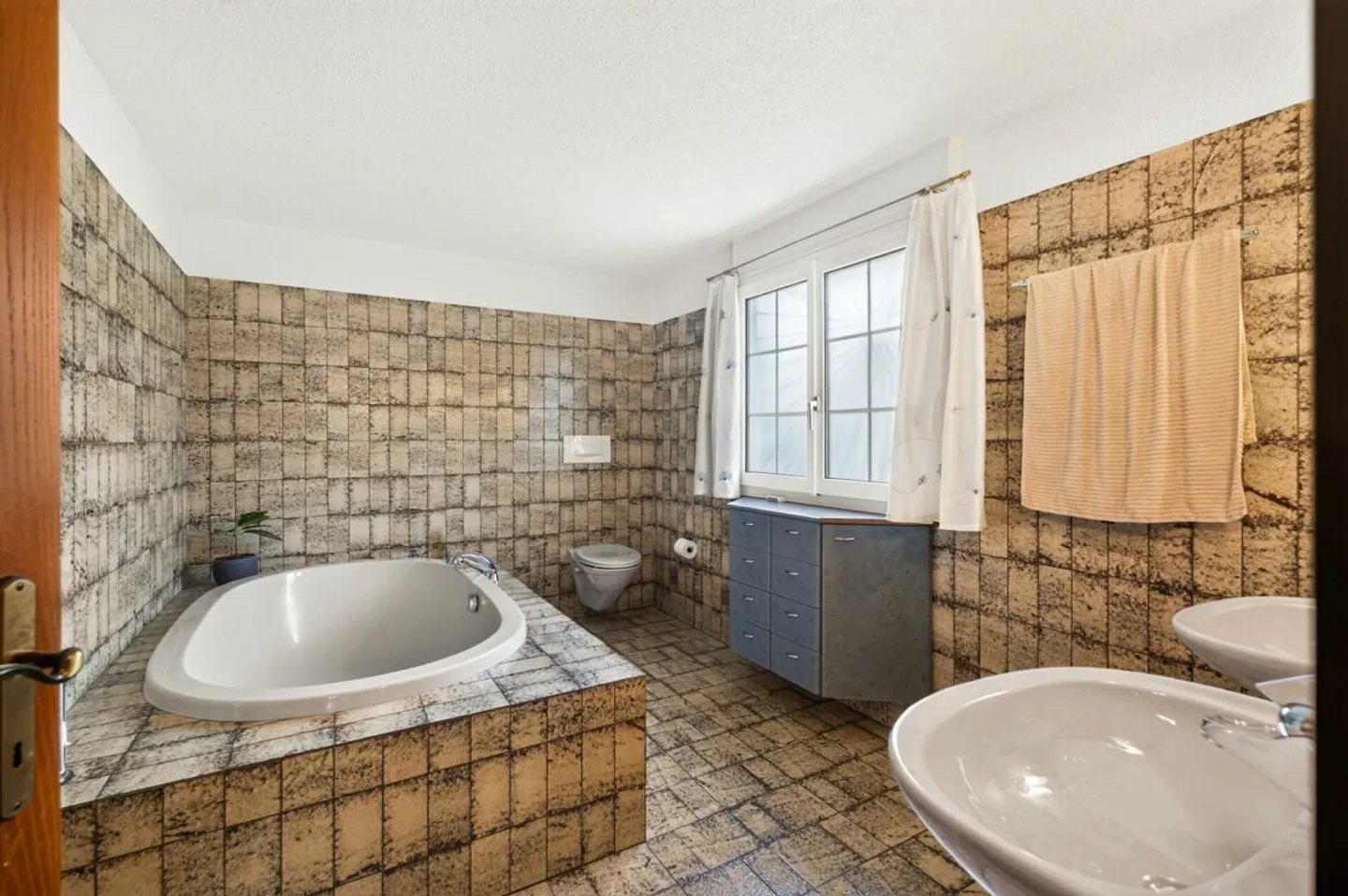 A special kind of home - charming 7.5-room detached house with garden idyll - Photo 12 of 13