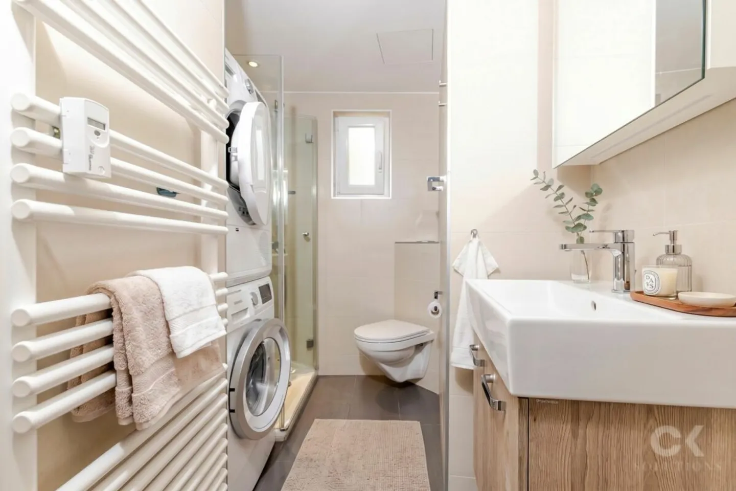 3-Room Gem with Investment Potential - Photo 9 of 12