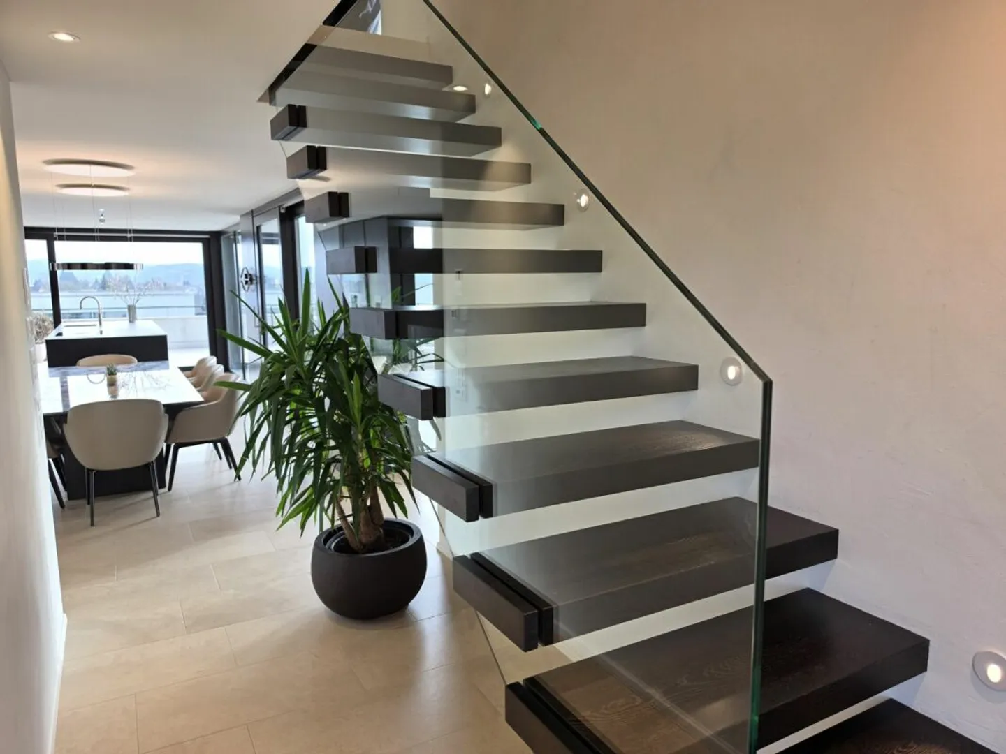 Luxury Villa in Prime Location - Photo 9 of 13