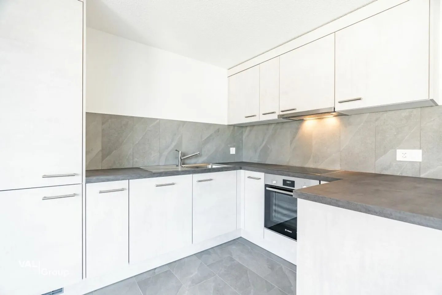 Attractive 3.5-room new apartment on the 2nd floor - bright & modern - Photo 4 of 13