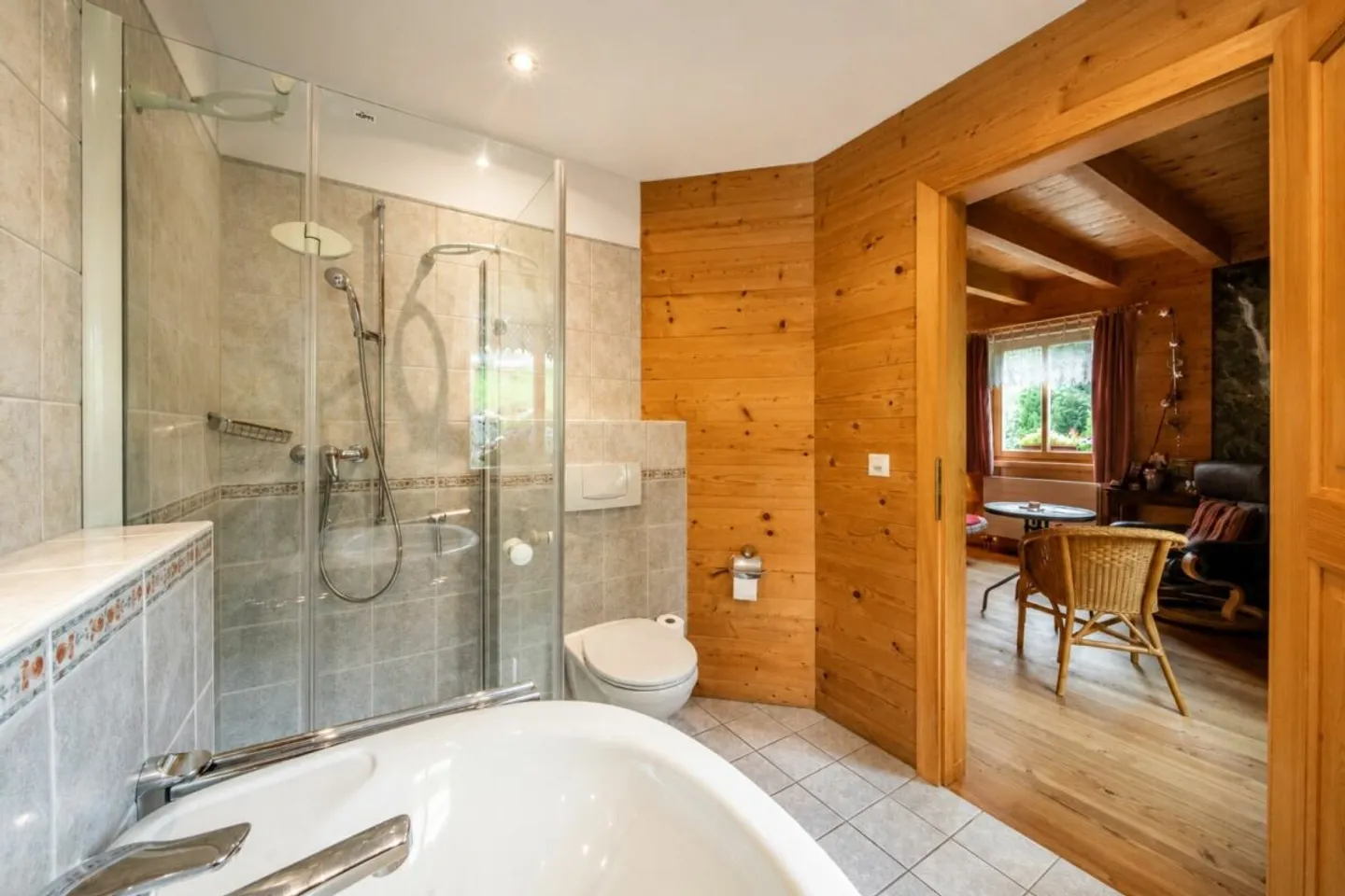 Maison en bois massif unique provenant du bois de lune - vivre sainement avec vue sur la montagne et de nombreuses possibilités d'utilisation - Photo 3 sur 13