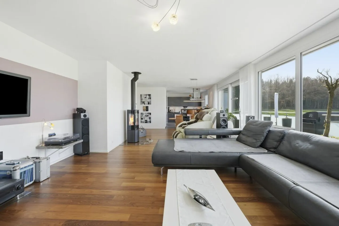 Stylish Attic Apartment with Views - Photo 4 of 13