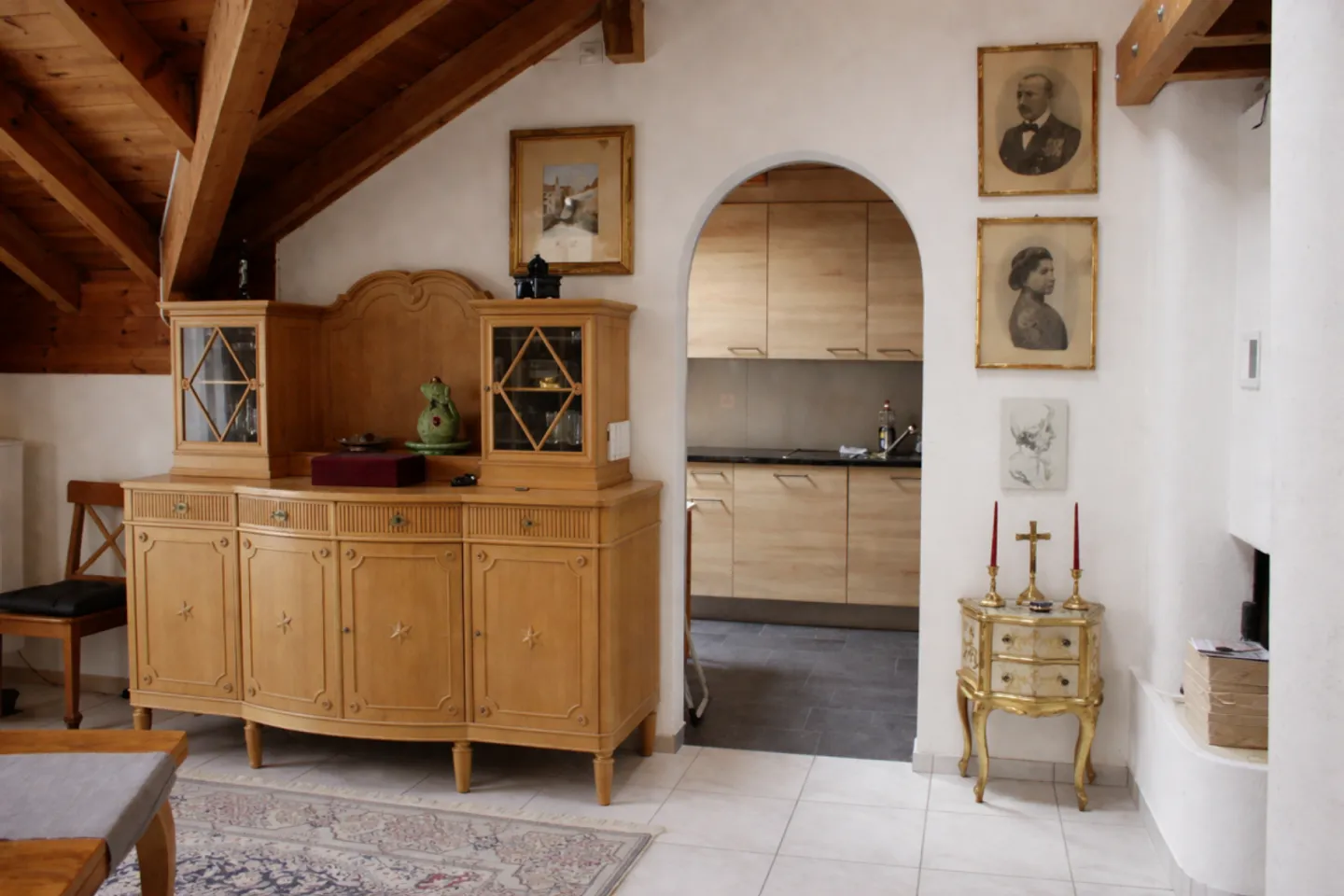 Penthouse with Gallery & 4.4% Yield - Photo 2 of 13