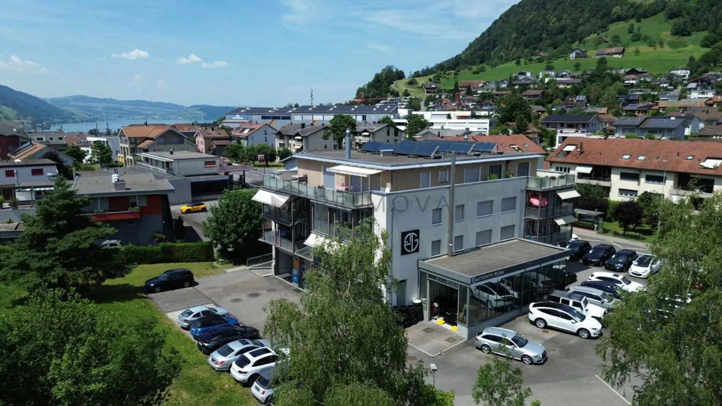 Top Property Goldau: Invest now in residential and commercial building with value creation potential! - Photo 5 of 7