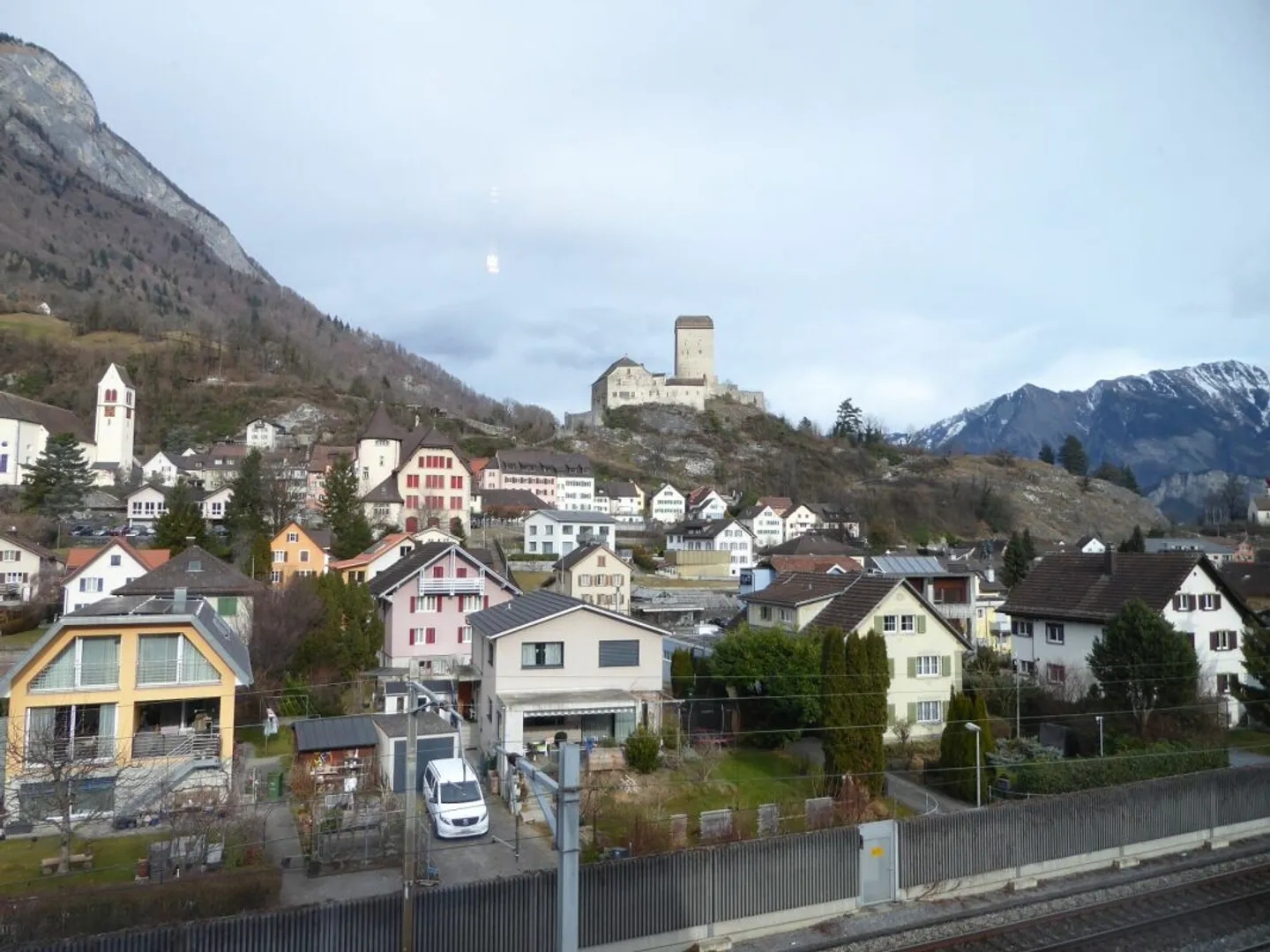 Appartamento 4 1/2 stanze con un posto auto nel garage sotterraneo - Foto 11 di 13