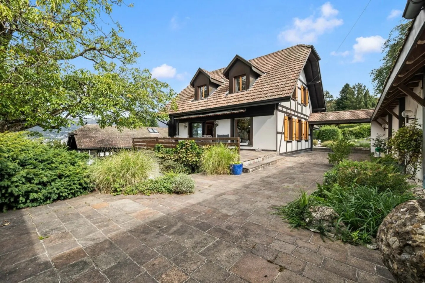 Charmante Villa mit Gästehaus - Foto 1 von 13