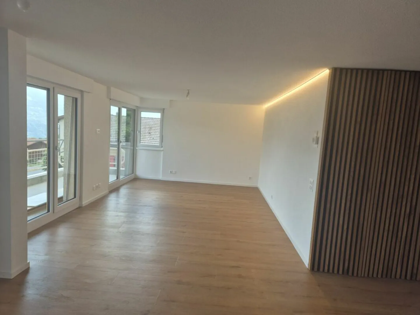 Renovated 4.5 Room Apartment - Photo 2 of 7