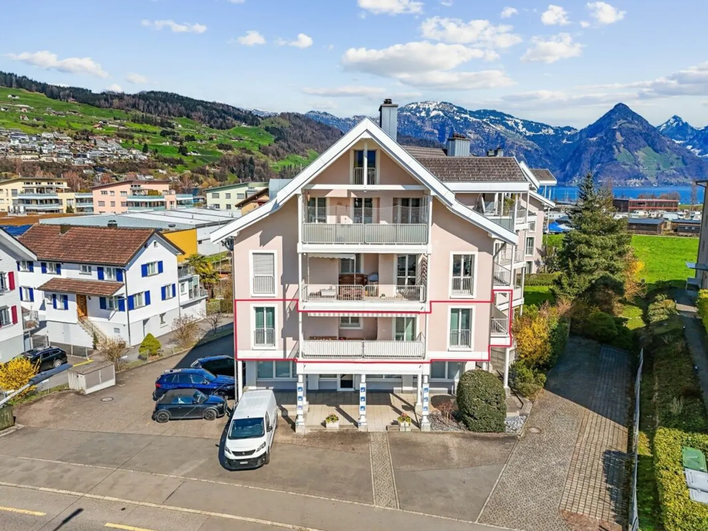 Grosszügiges Wohnen in Buochs - stilvolle 4.5-Zimmer-Wohnung an zentraler Lage - Photo 1 of 7