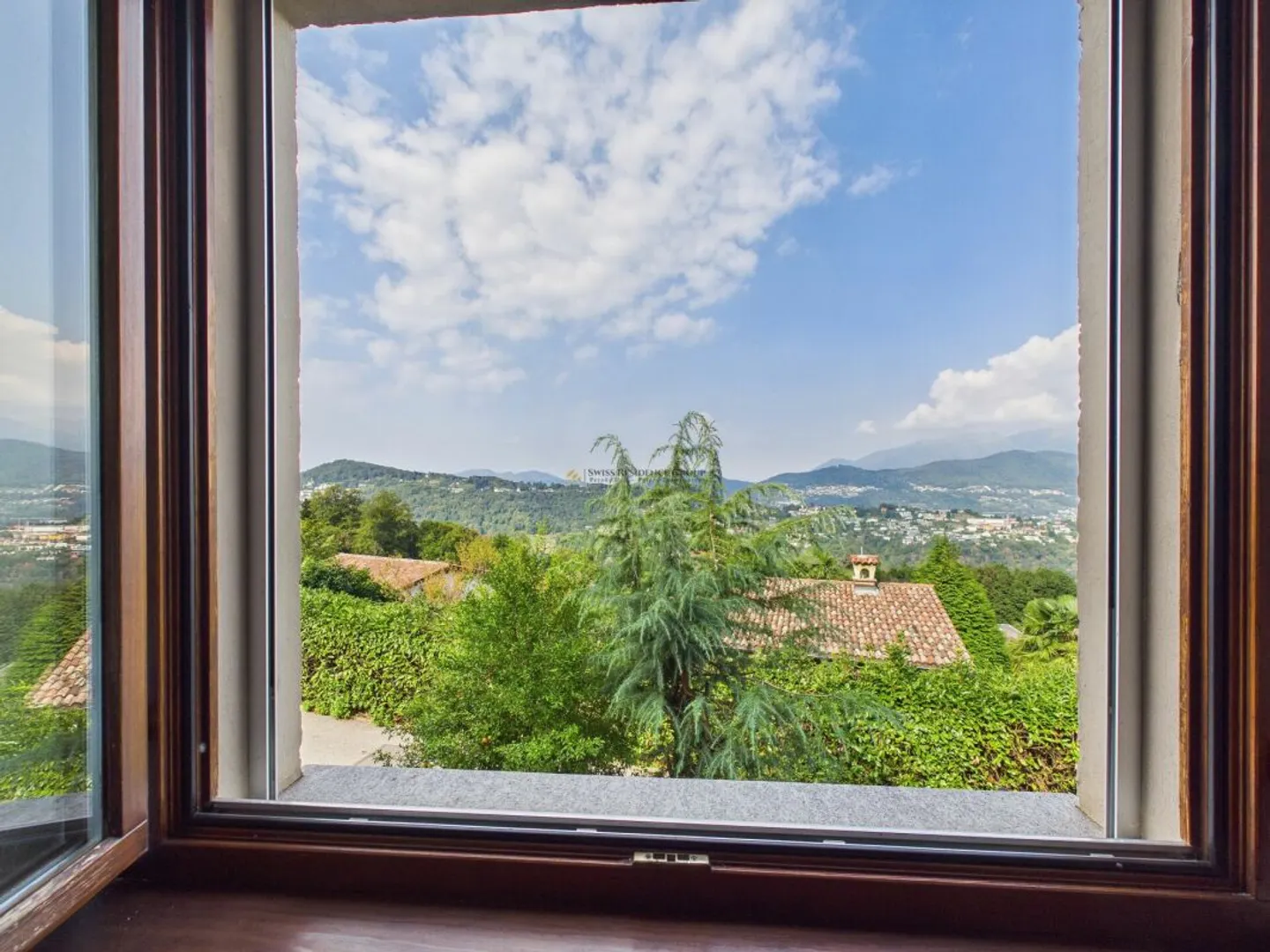 Beautiful house with breathtaking view - Photo 4 of 13