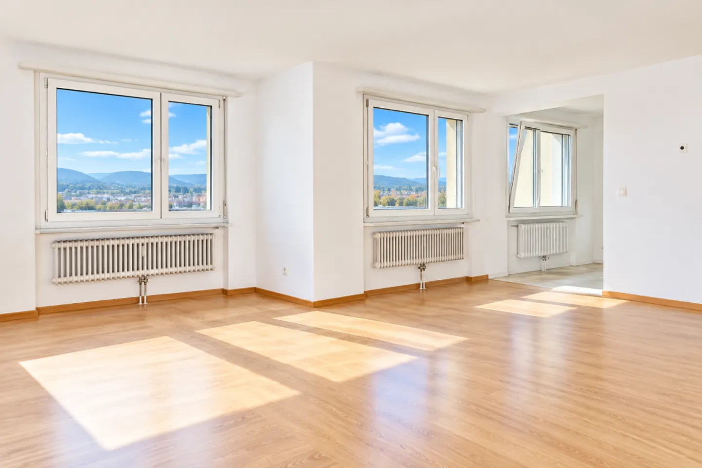 Appartamento 3.5 stanze recentemente ristrutturato con grande parco giochi! - Foto 3 di 8