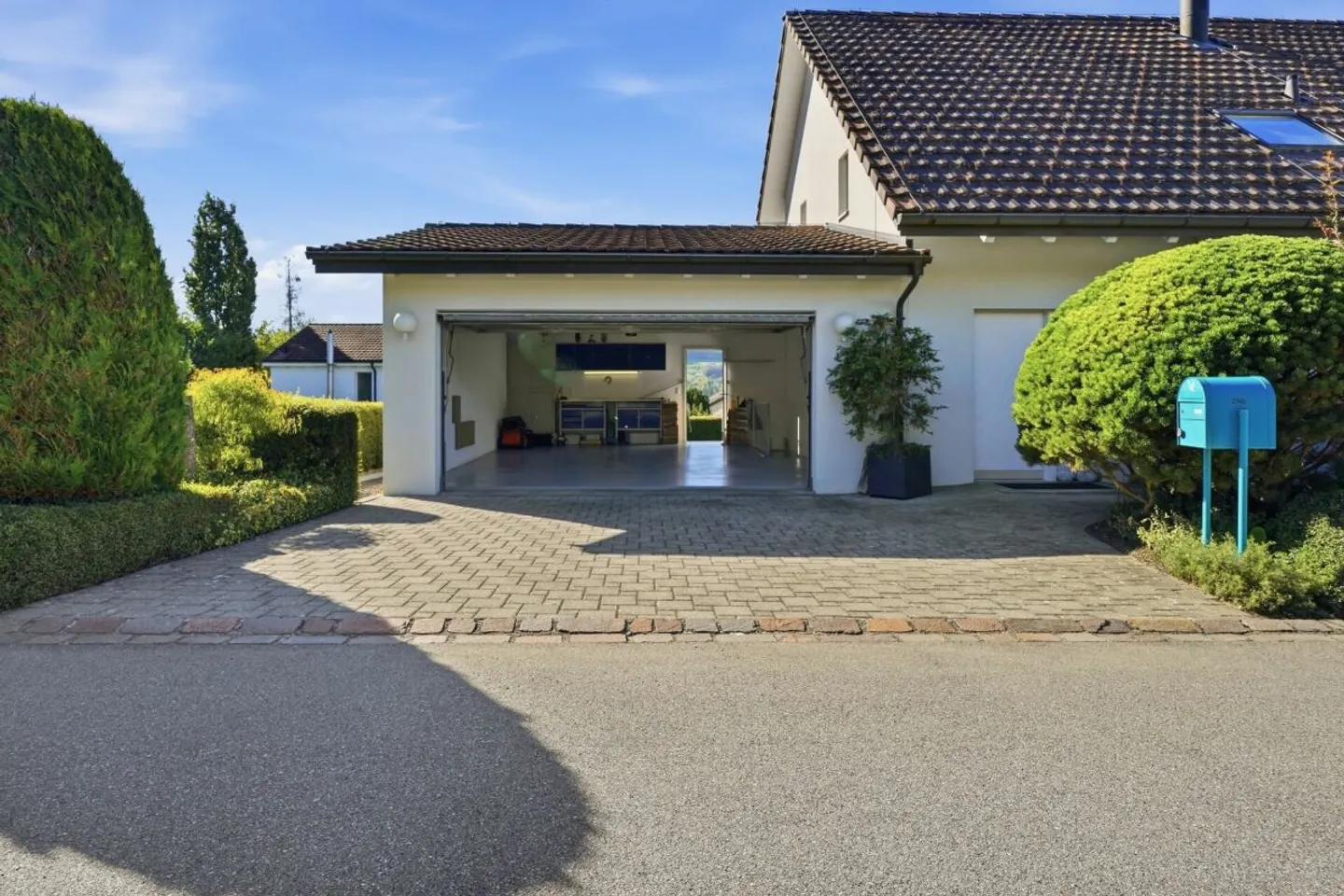 Well-maintained 5.5 room single-family house with dream garden in Rünenberg - Photo 10 of 13