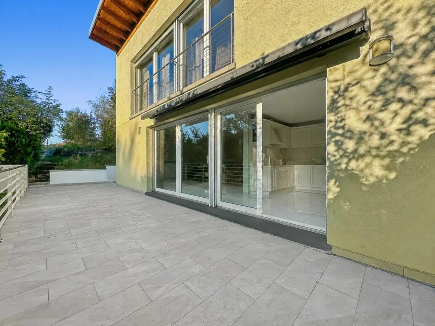 3.5-ROOM APARTMENT OF 97 M2 WITH TERRACE AND 2 PARKING SPACES. - Photo 8 of 13