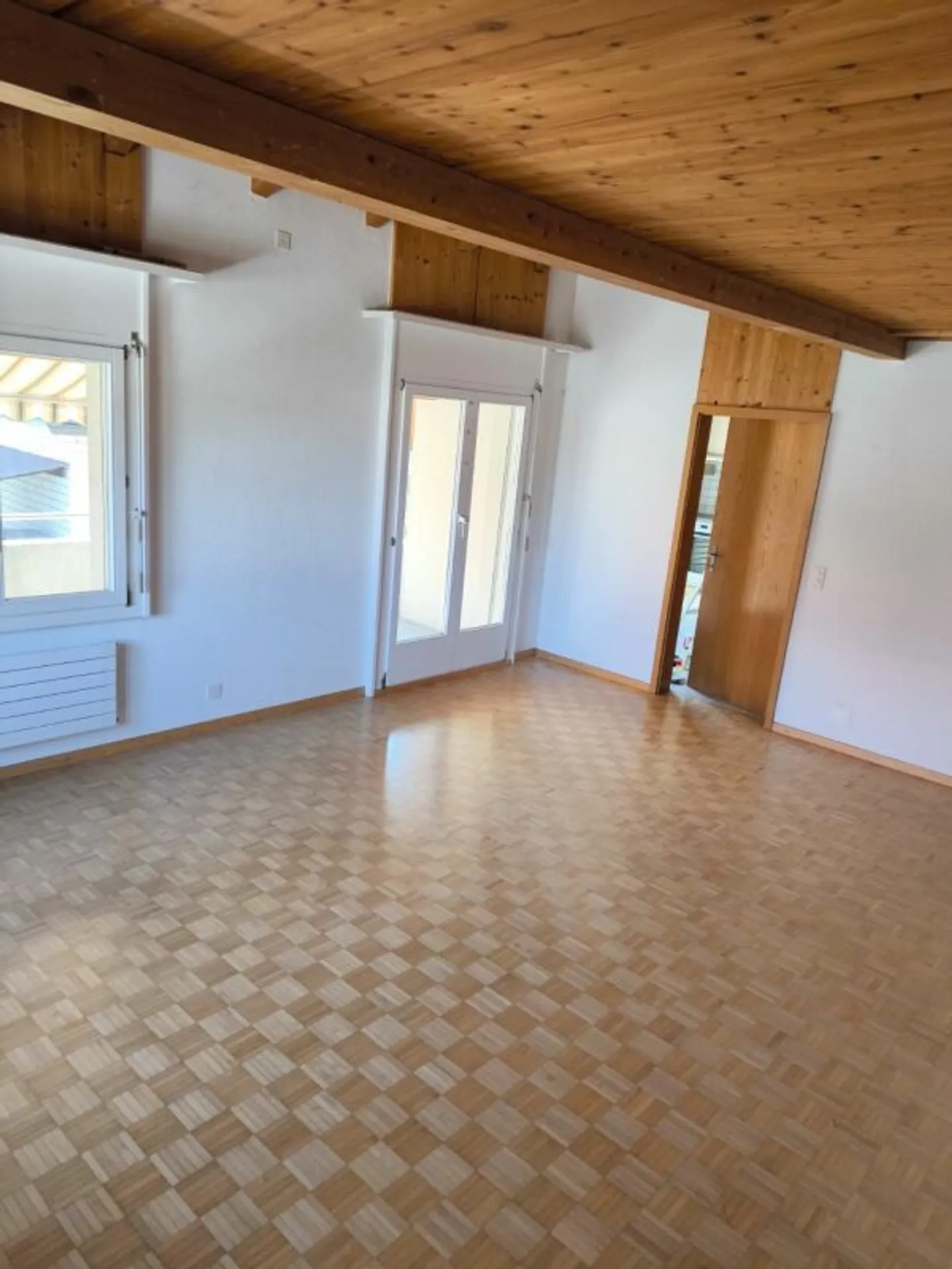 Ampio appartamento di 4,5 locali con galleria aggiuntiva - Foto 7 di 13