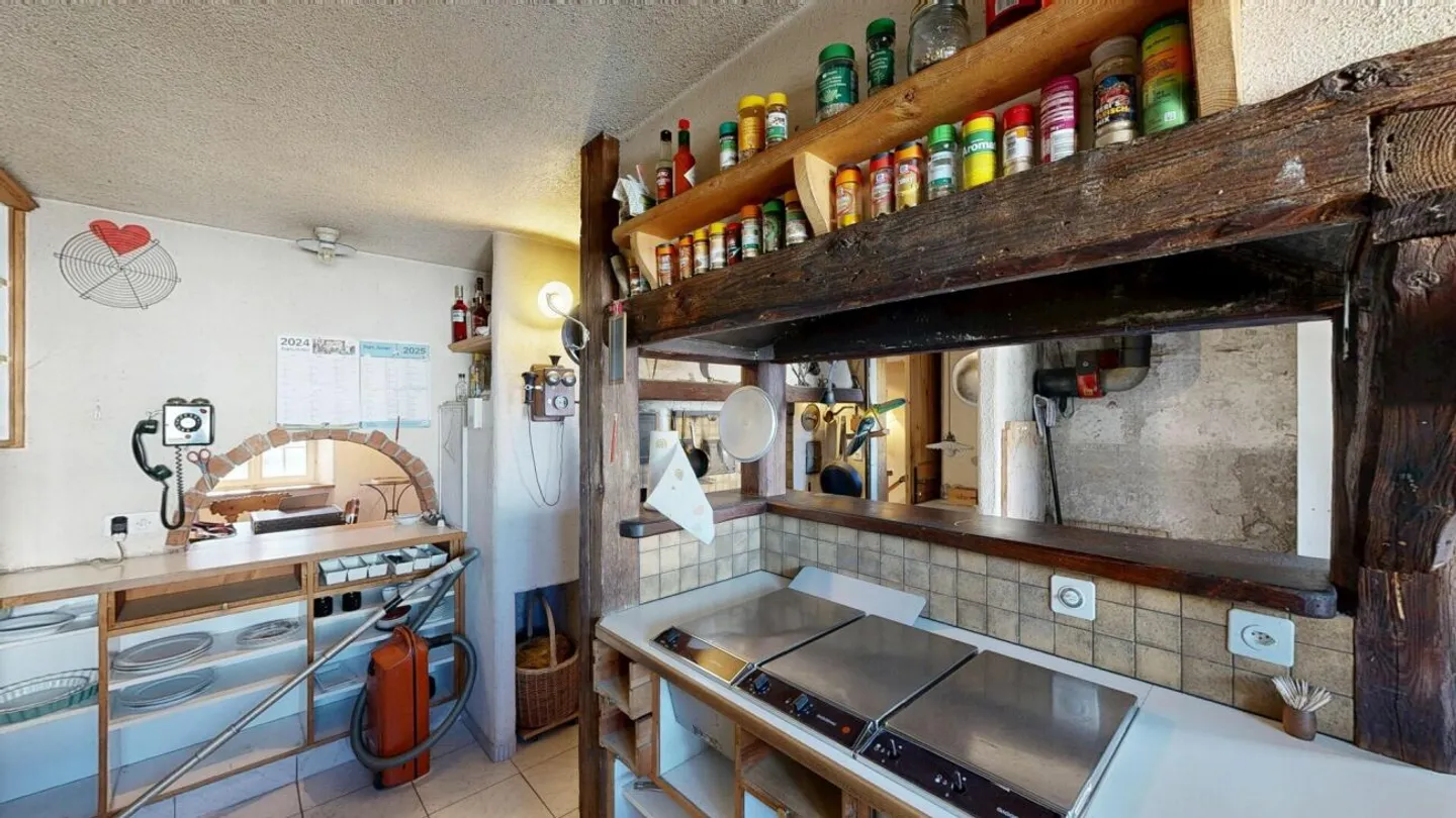 Einzigartiges Haus mit grosser Garage - Foto 11 von 13