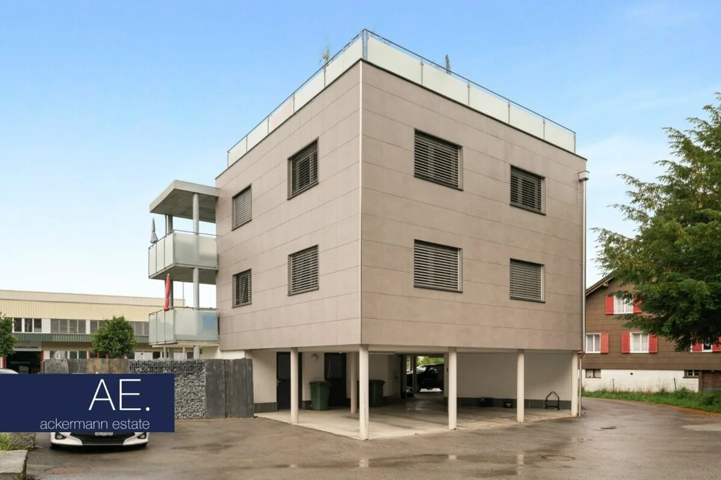 Maison multifamiliale moderne avec des normes de construction durables - Photo 1 sur 7